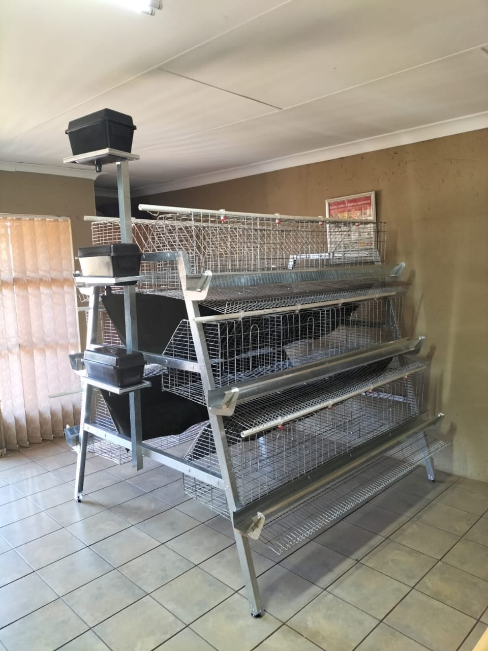 Clean Interior - Organized Feeder Layout